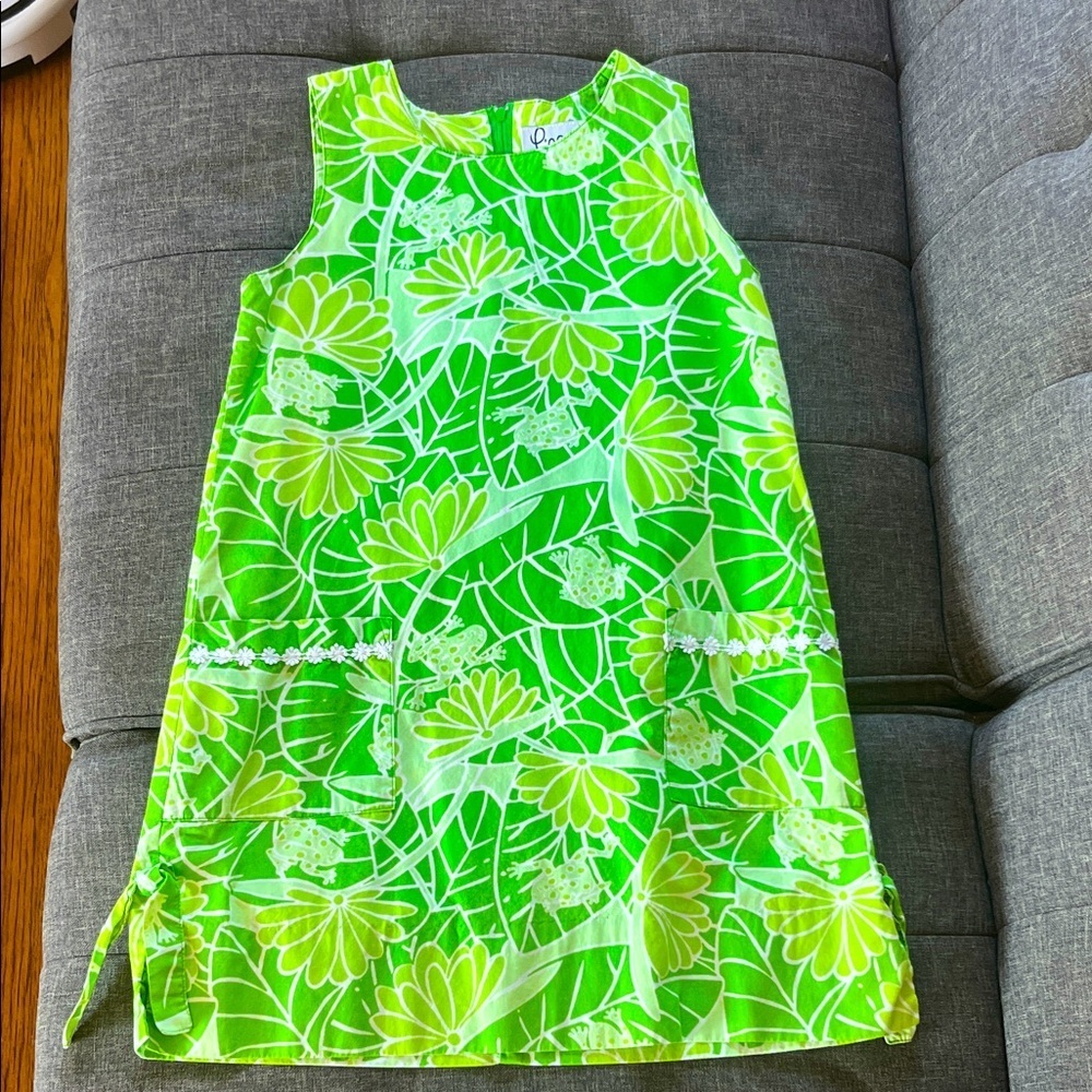 Vintage girls Lily Pulitzer frog print green tropical shift dress.  Size 8